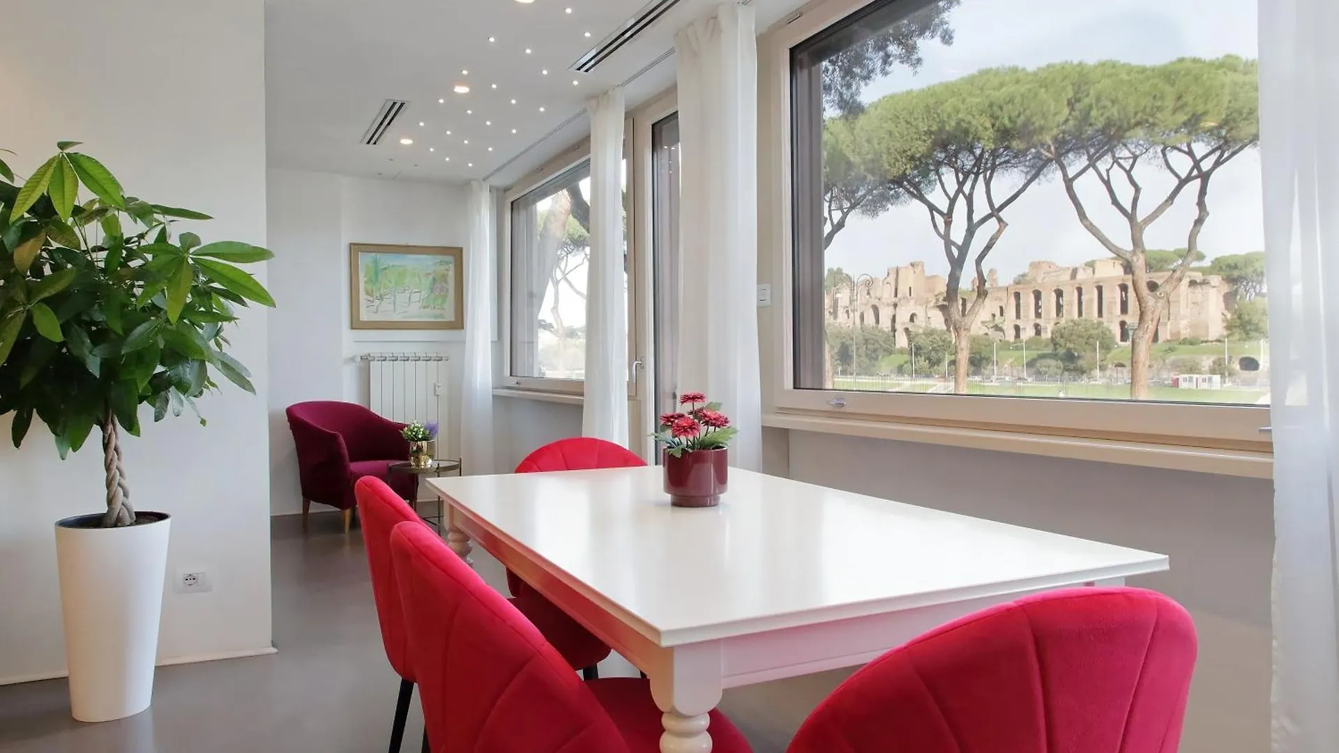Ych-Exclusive Apartment On Circus Maximus location